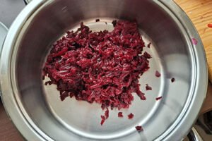 grated beets pink soup